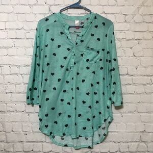 Hi-Lo Mint Hearts Buttoned Top